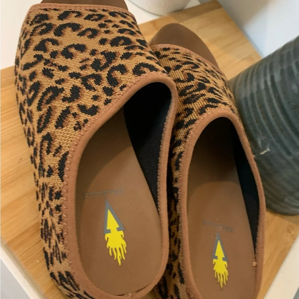 Volatile Sandals - Picture 2 of 7